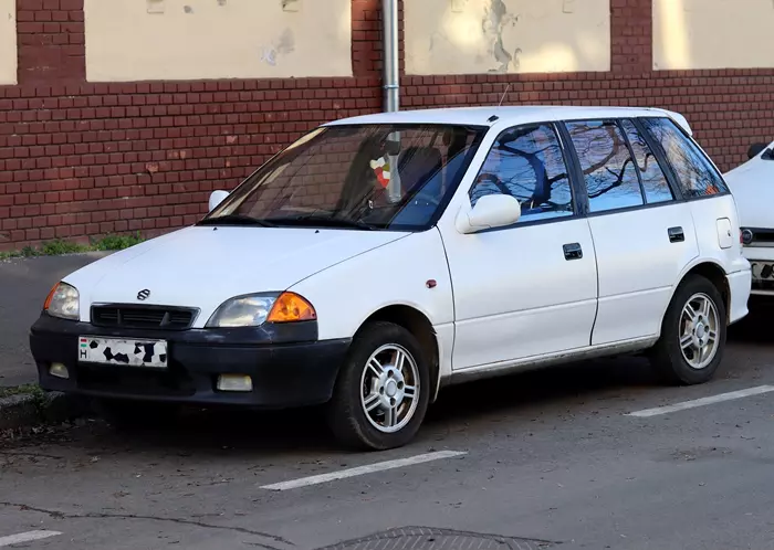 Suzuki Swift MK3 - Parkol rgi Swift Budapesten